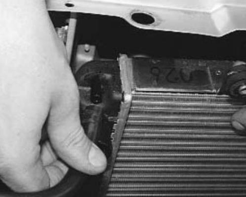Замена радиаторов охлаждения двигателя